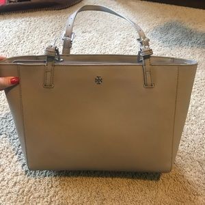 Tory Burch York Tote Small in Gray